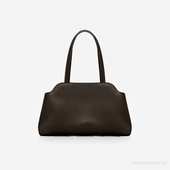 
                             Елегантна сумка в стилі "Tote Bag" від українського бренду  "LucheRino"  виготовлена з високоякісного шкірзамінника та фурнітури в кольорі  - нікель.